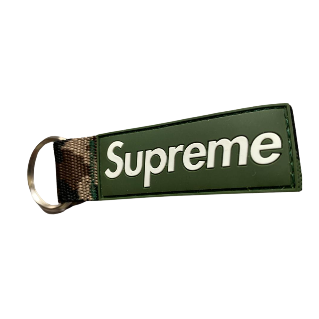 SUPREME KEY CHAIN GREEN CAMO